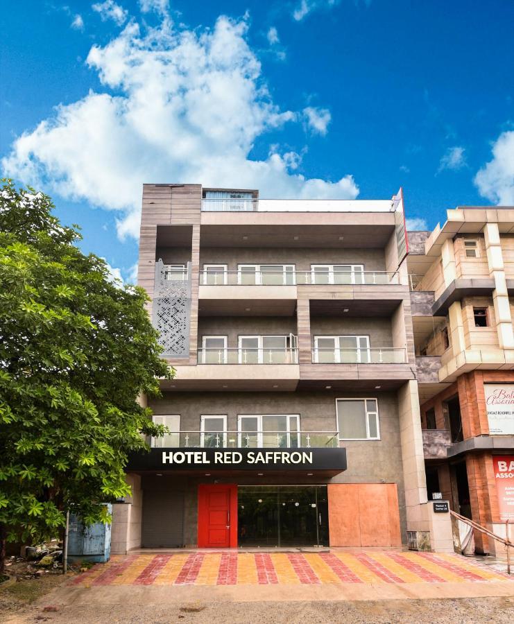 Hotel Red Saffron นิวเดลี ภายนอก รูปภาพ