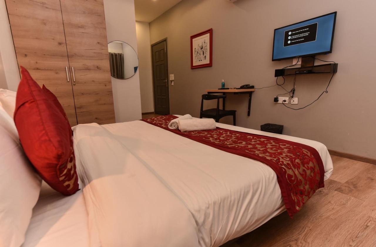 Hotel Red Saffron นิวเดลี ภายนอก รูปภาพ