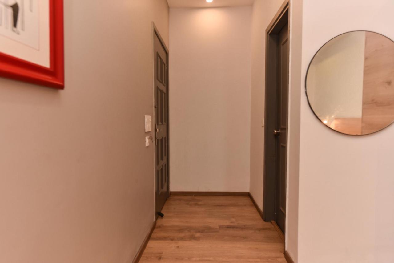 Hotel Red Saffron นิวเดลี ภายนอก รูปภาพ